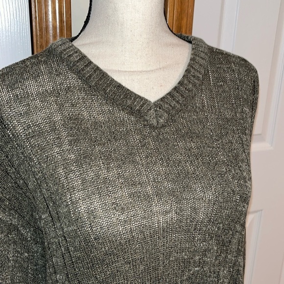 Geoffrey Benne Green V-Neck Sweater - Picture 2 of 9